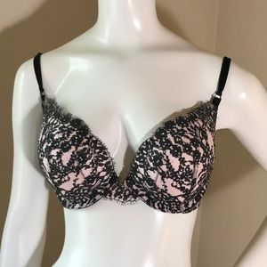 SOLD  Victoria’s Secret VERY SEXY push-up Lacey